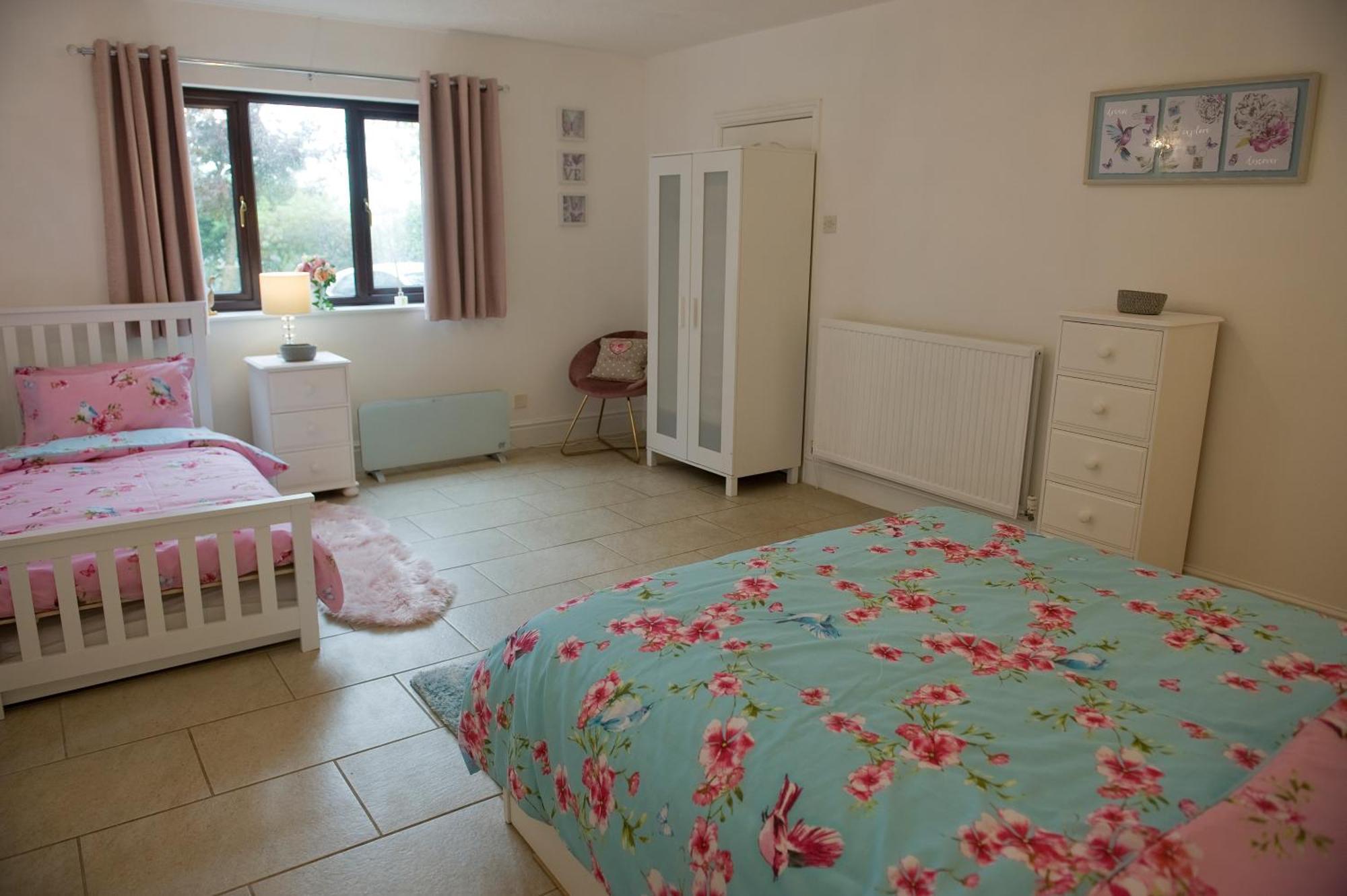 Mountain View Apartment - Short Drive To Beaches Bryngwran Exterior photo